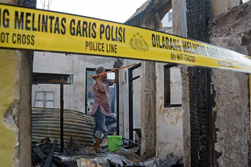 Kebakaran 10 Rumah di Permukiman Padat Penduduk Makassar  - Bagian 2
