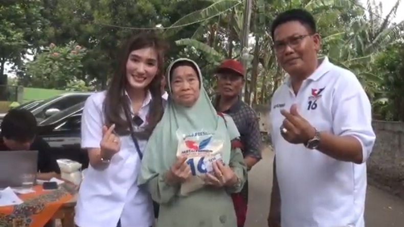 Bacaleg Partai Perindo Gelar Kegiatan Sosial Tebus Beras Murah untuk Warga Ciputat