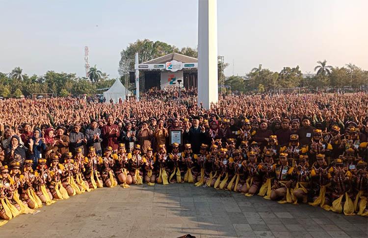 7.200 Penari Kulonprogo Pecahkan Rekor MURI Tari Angguk dengan Jumlah Peserta Terbanyak