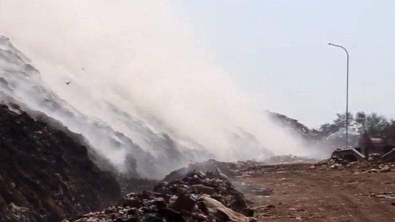 TPA Suwung Terbakar, Aktivitas Pembuangan Sampah Dihentikan 