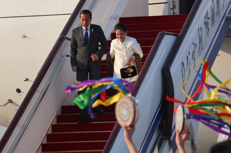 Presiden Jokowi dan Ibu Negara Iriana Tiba di China - Bagian 1