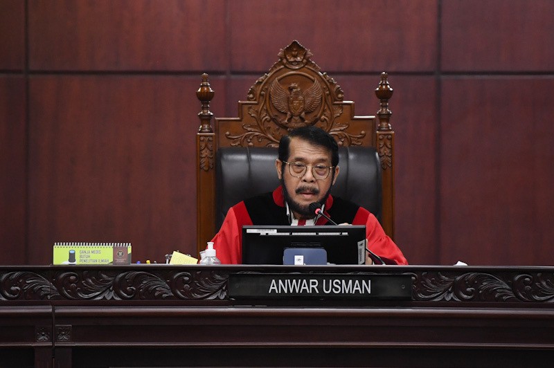 MK Tolak Gugatan Batas Usia Capres Cawapres 35 Tahun, 2 Hakim Beda Pendapar - Bagian 3