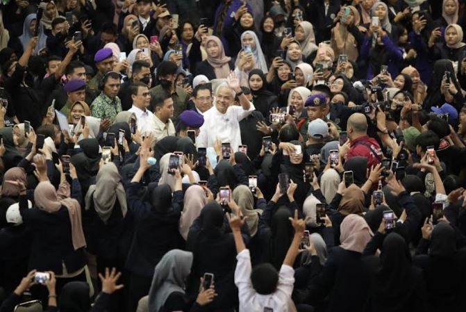 Beri Kuliah di UM Malang, Ganjar Ajak Mahasiswa Kembangkan Ekonomi Biru dan Hijau