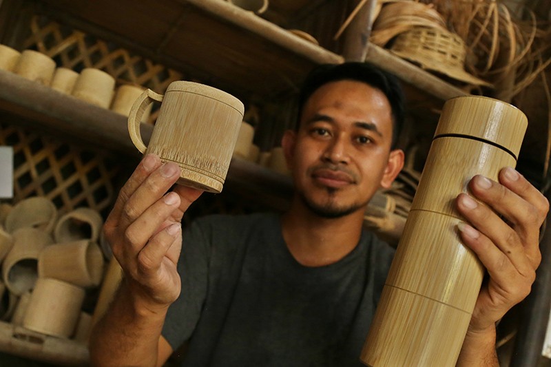 Produksi Kerajinan Bambu di Sukabumi - Bagian 2