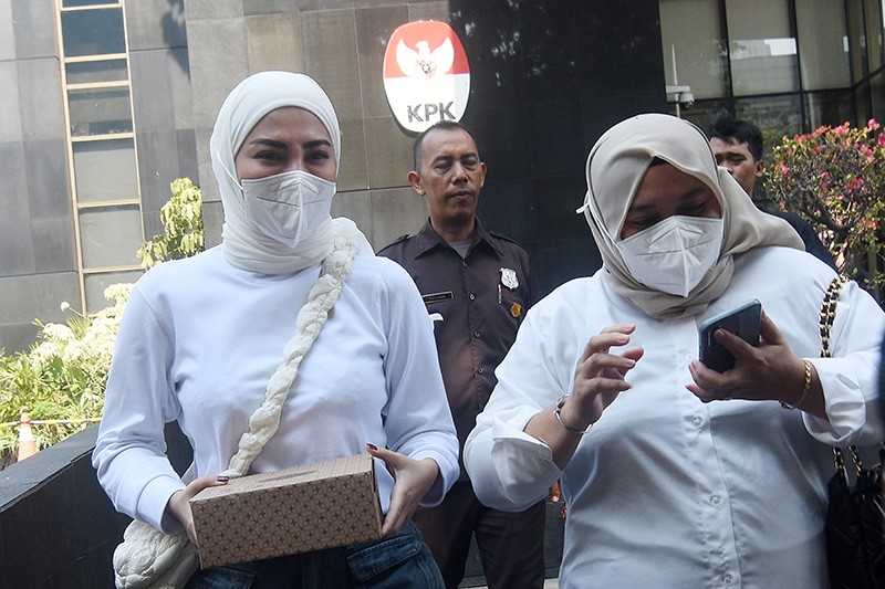 Selebgram Riris Riska Diana Diperiksa KPK - Bagian 2