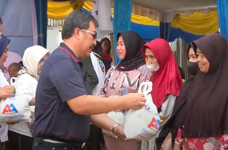 Peduli Rakyat, Caleg Perindo Borong Dagangan UMKM untuk Dibagikan ke Warga 