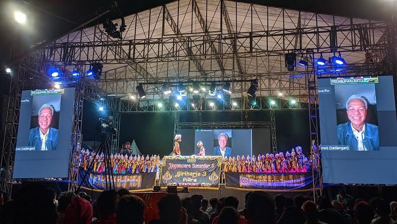 Kang Ganjar Sapa Ribuan Warga Sukabumi lewat Pergelaran Wayang Golek Giriharja 3 