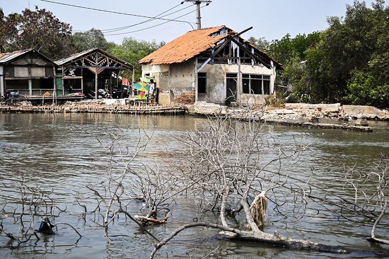 Potret Bangunan Tenggelam akibat Permukaan Air Laut Naik di Kronjo Tangerang - Bagian 3