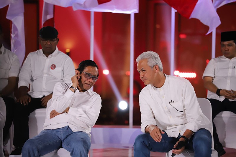 Kompak Berbaju Putih, Ganjar-Mahfud Deklarasi Bakal Capres Cawapres 2024 - Bagian 2