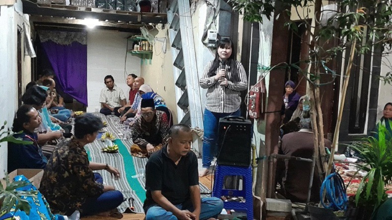 title Bacaleg Stella Franciss Sosialisasikan Program Kerakyatan Partai Perindo kepada Warga Rungkut Bacaleg Stella Franciss Sosialisasikan Program Kerakyatan Partai Perindo kepada Warga Rungkut