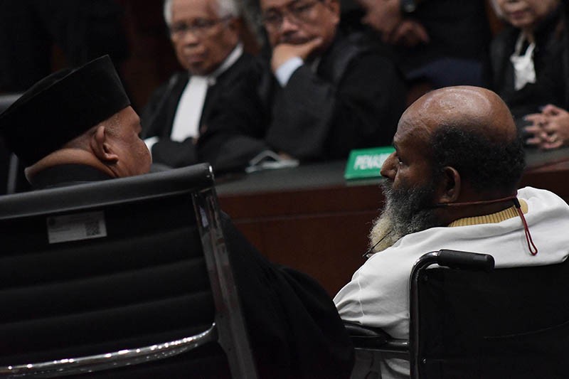 Ekspresi Lukas Enembe Divonis 8 Tahun Penjara - Bagian 3