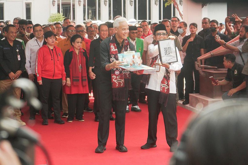 Momen Ganjar-Mahfud Daftar Capres Cawapres 2024 ke KPU - Bagian 1