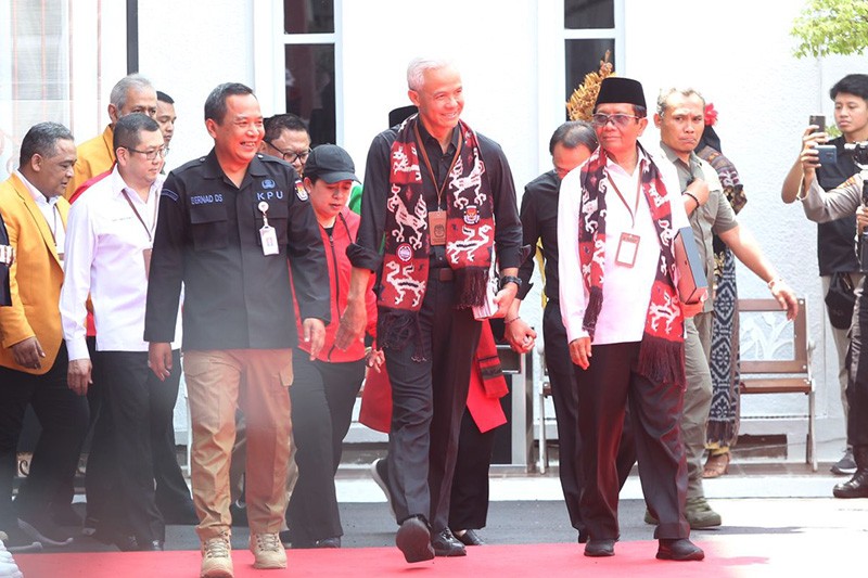 Momen Ganjar-Mahfud Daftar Capres Cawapres 2024 ke KPU - Bagian 2