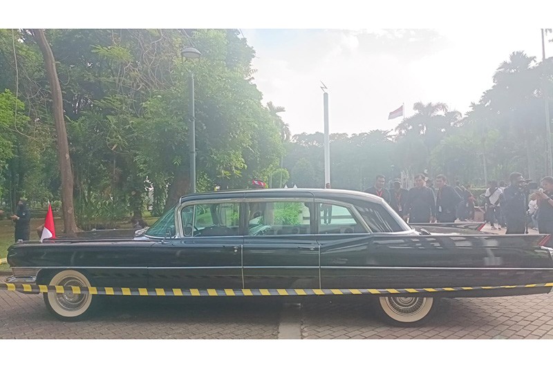 Penampakan Mobil Dinas Soekarno yang Akan Digunakan Ganjar-Mahfud Daftar ke KPU - Bagian 3