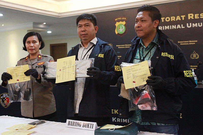 Tampang Pengemudi Fortuner Pakai Plat Polisi Palsu Ugal-ugalan Kini Ditahan - Bagian 3