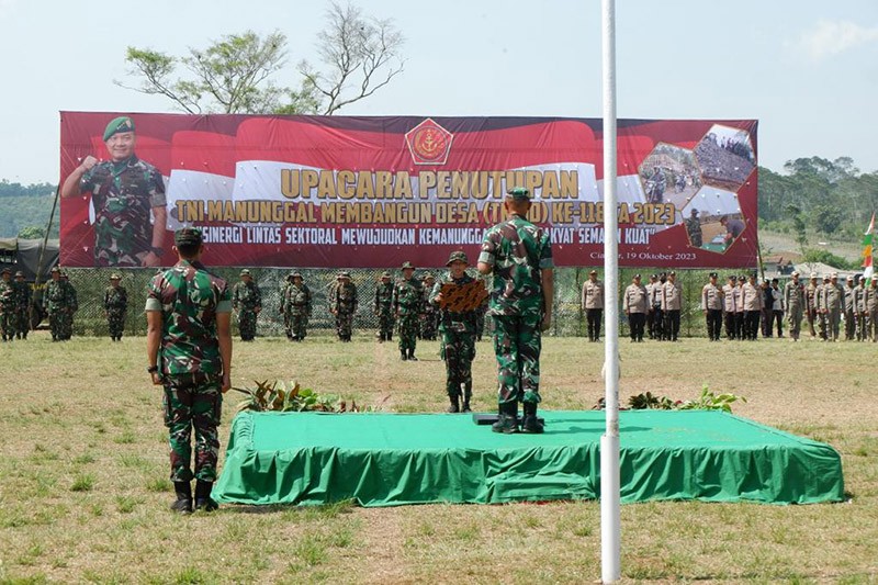 Pangdam III/Siliwangi dan Danrem 061/Suryakencana Tutup Rangkaian TMMD ke-118 - Bagian 5
