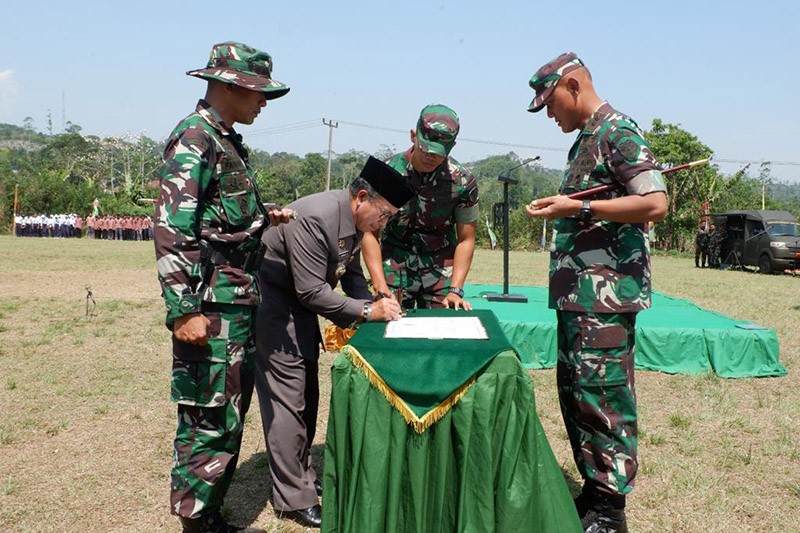 Pangdam III/Siliwangi dan Danrem 061/Suryakencana Tutup Rangkaian TMMD ke-118 - Bagian 6