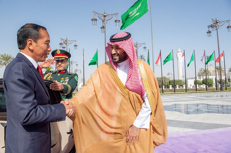 Momen Presiden Jokowi Disambut Putra Mahkota Arab Saudi Mohammed bin Salman - Bagian 3