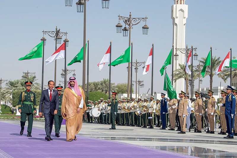 Momen Presiden Jokowi Disambut Putra Mahkota Arab Saudi Mohammed bin Salman - Bagian 2