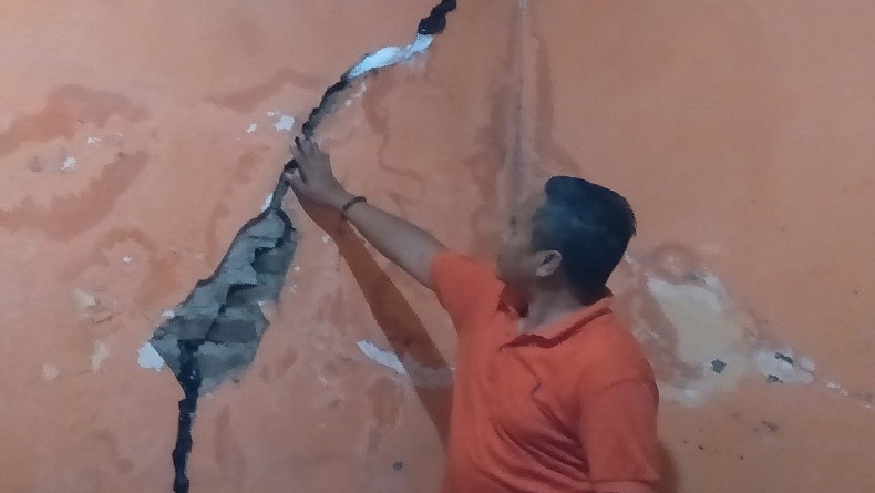 Gempa M5,6 Guncang Garut, Dinding Rumah Warga di Wanaraja Retak Berongga