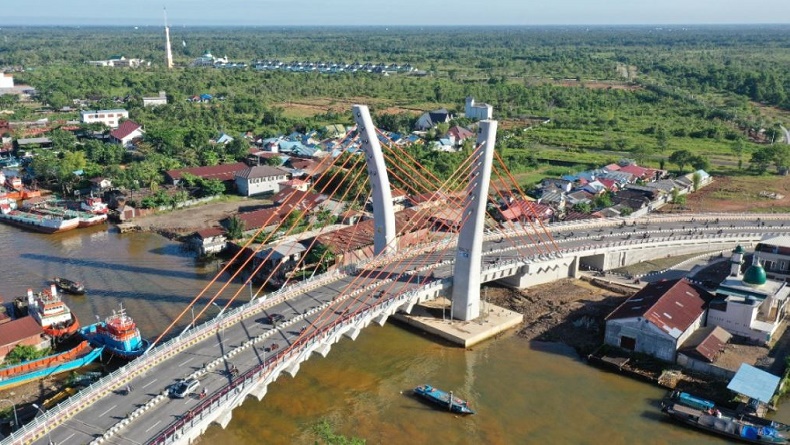 Profil Jembatan Sei Alalak, Tahan Gempa dan Punya Struktur Melengkung Pertama di Indonesia