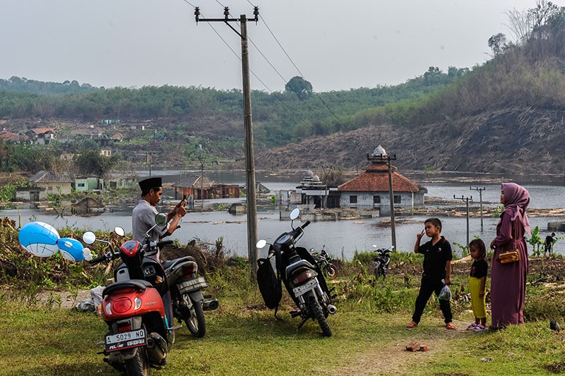 Kampung Tenggelam Jadi Lokasi Wisata Dadakan di Lebak - Bagian 2