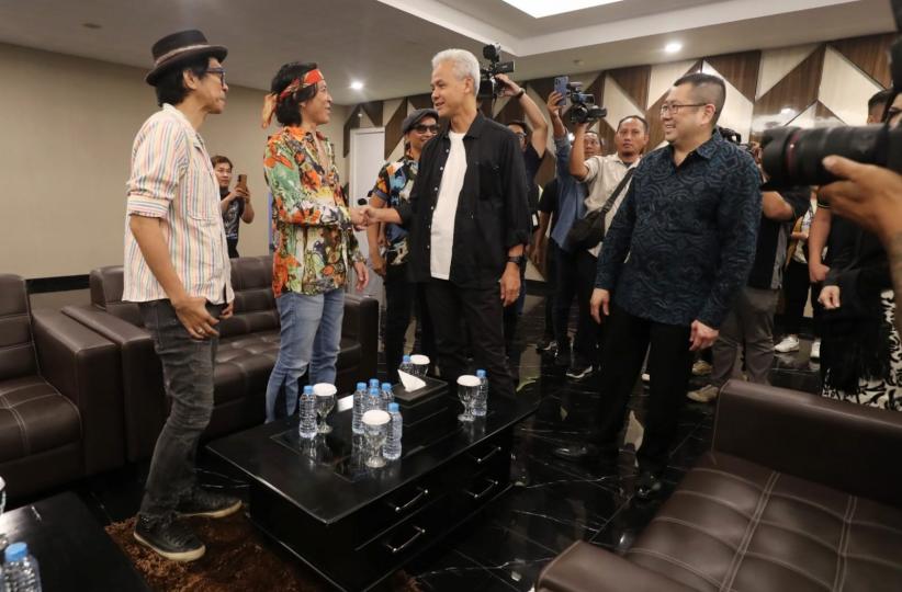 Momen Hary Tanoe, Ganjar Pranowo dan Sandiaga Uno Malam Mingguan di Kilau Raya MNCTV 32 - Bagian 4