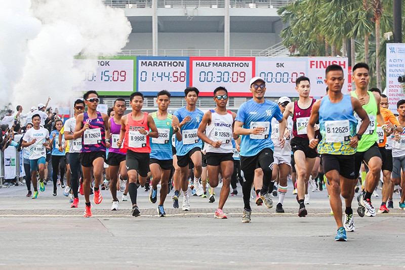 Ribuan Pelari Lokal hingga Internasional Ikuti Jakarta Marathon 2023 - Bagian 1