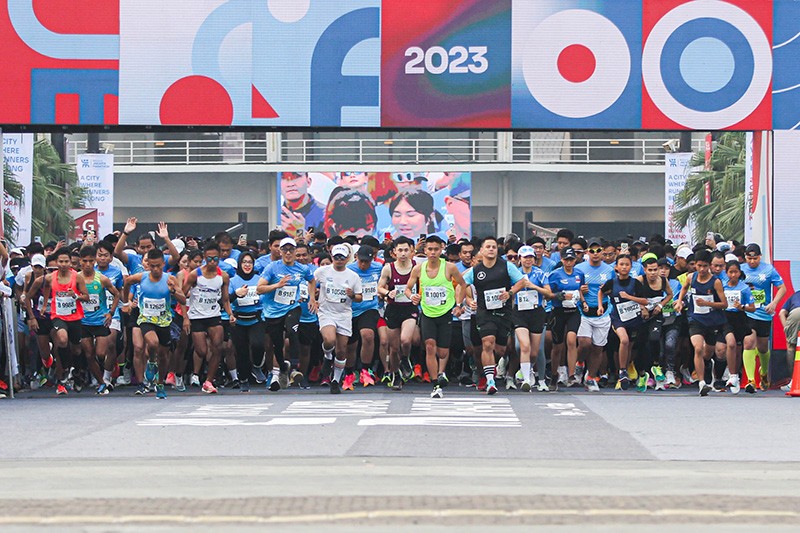 Ribuan Pelari Lokal hingga Internasional Ikuti Jakarta Marathon 2023 - Bagian 3