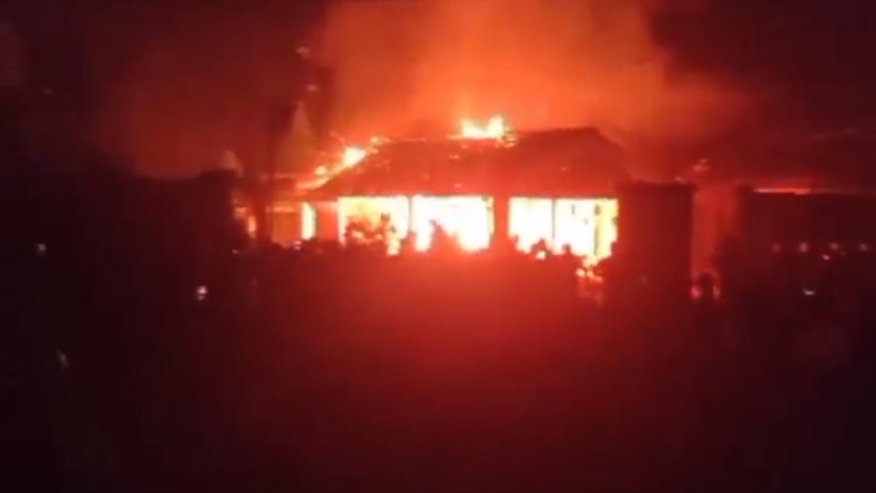 Rumah Dibakar Massa, Pemilik Malah Ditetapkan Tersangka