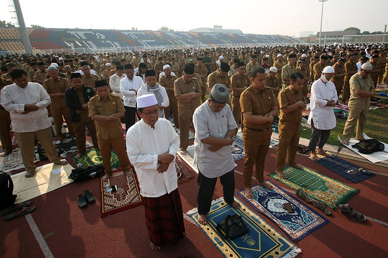 Ribuan Umat Muslim Sholat Minta Hujan di Lapangan Benteng Reborn Tangerang - Bagian 2