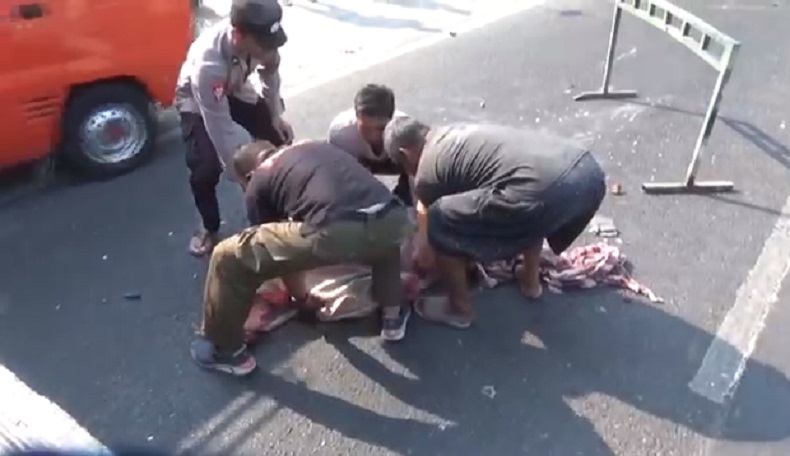 Kecelakaan di Jombang, Pemotor Tewas Terlindas Truk usai Senggolan dan Jatuh 