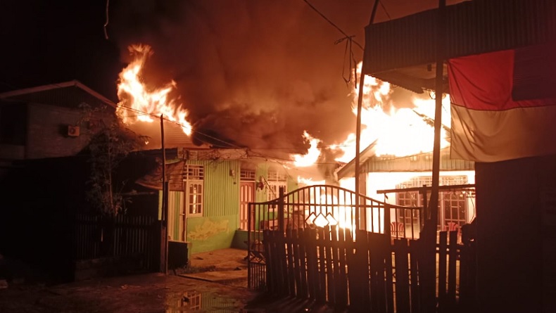 Kebakaran Hanguskan 20 Tempat Kos dan Rumah di Nabire Disebabkan Korsleting Listrik