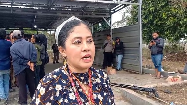 title Rara Pawang Hujan Terlihat di TKP Pembunuhan Ibu dan Anak di Subang, Ada Apa? Rara Pawang Hujan Terlihat di TKP Pembunuhan Ibu dan Anak di Subang, Ada Apa?