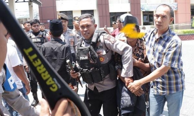 Bawa Senjata Tajam, 3 Pengunjung Sidang PN Sampang Ditangkap Polisi