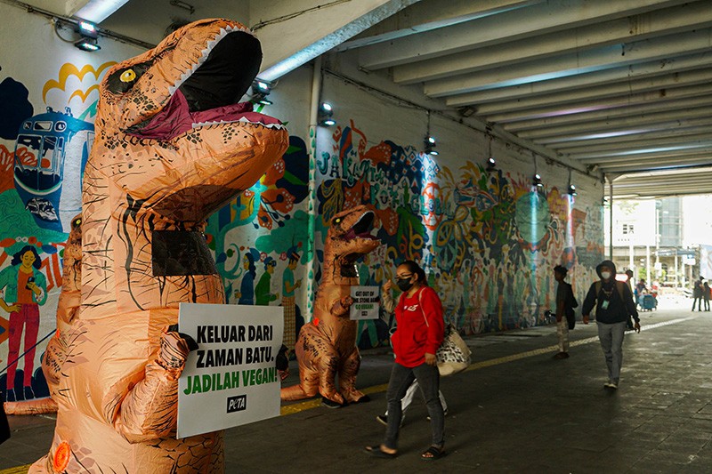 Ketika T-Rex Ajak Masyarakat Terapkan Gaya Hidup Vegan - Bagian 3