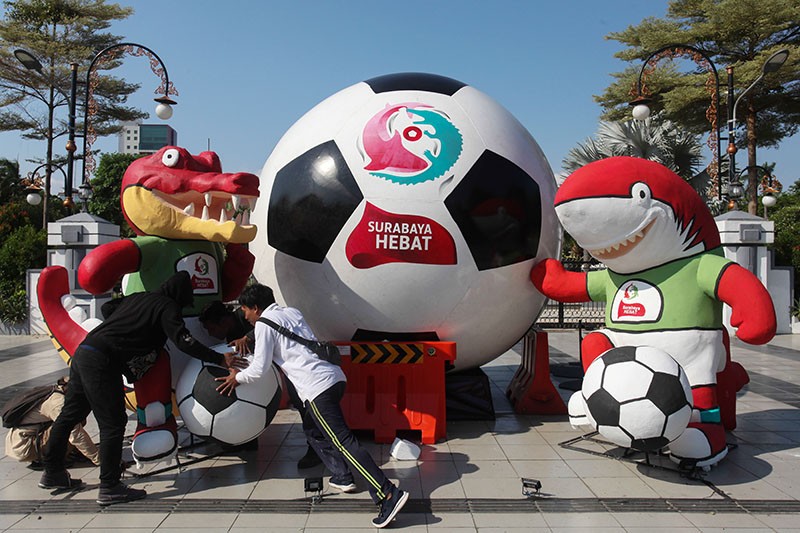Pernak-pernik Piala Dunia U-17 Hiasi Balai Kota Surabaya - Bagian 1
