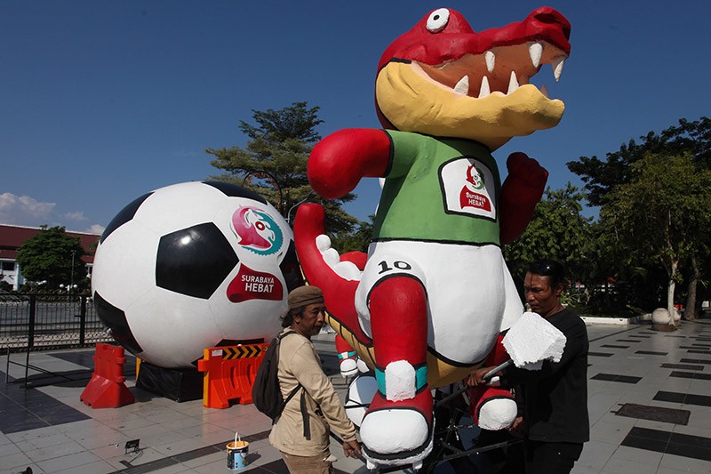 Pernak-pernik Piala Dunia U-17 Hiasi Balai Kota Surabaya - Bagian 2