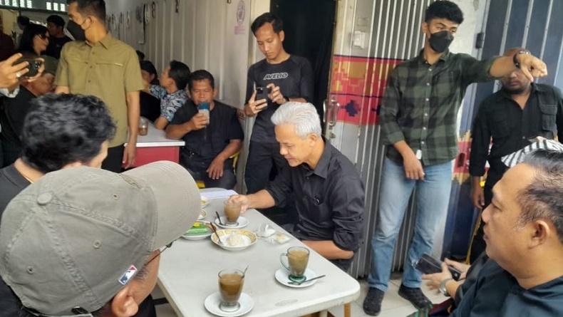 Ganjar Bawa Oleh-Oleh Kopi Lampung usai Safari Politik di Bumi Ruwa Jurai: Pesanan Istri