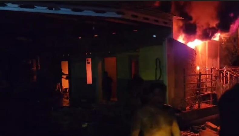 title Pabrik Keripik Tempe di Pati Ludes Terbakar, Kerugian Ratusan Juta Rupiah Pabrik Keripik Tempe di Pati Ludes Terbakar, Kerugian Ratusan Juta Rupiah