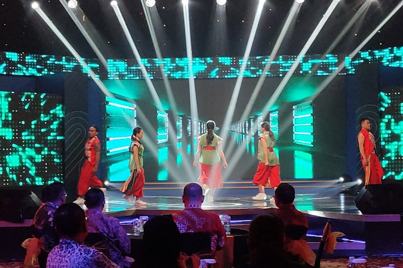 Kemeriahan Malam Inagurasi Indonesia Visionary Leader 2023 Dibuka dengan Tarian Kontemporer - Bagian 3