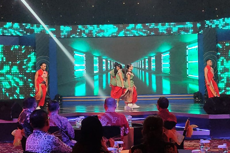 Kemeriahan Malam Inagurasi Indonesia Visionary Leader 2023 Dibuka dengan Tarian Kontemporer - Bagian 2