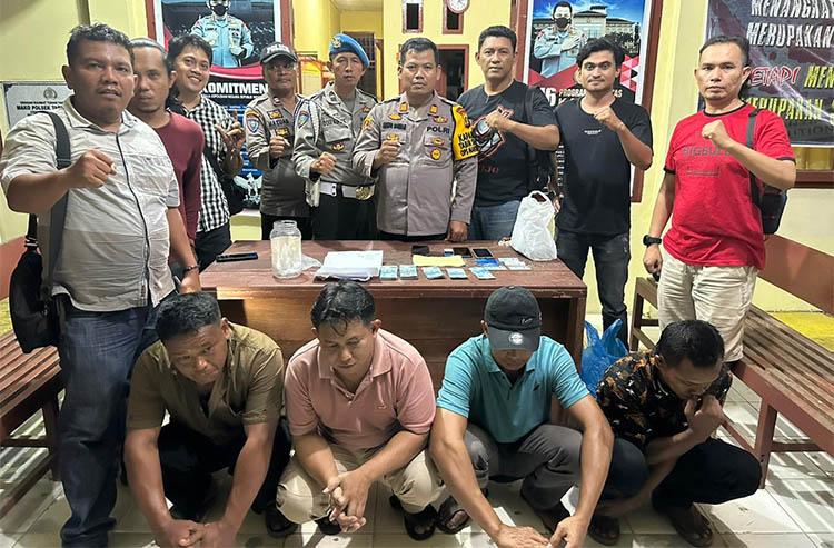 title Polisi Bongkar Komplotan Pengedar Uang Palsu di Merangin, 4 Tersangka Ditangkap Polisi Bongkar Komplotan Pengedar Uang Palsu di Merangin, 4 Tersangka Ditangkap