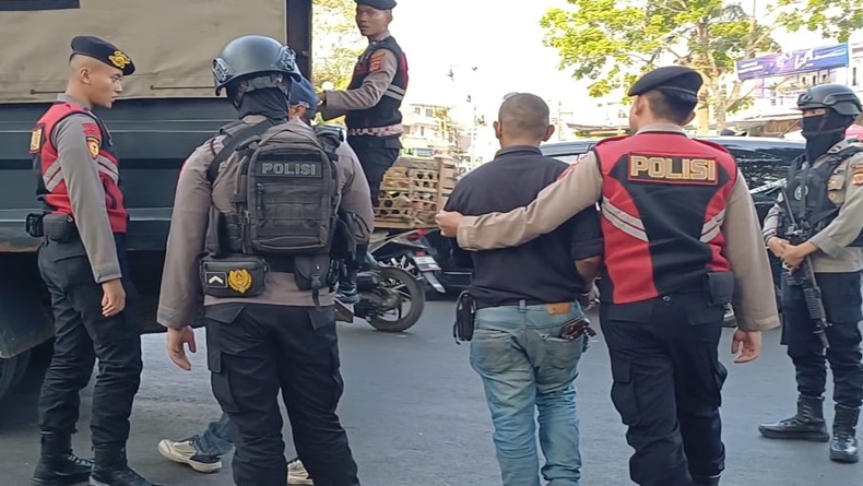 Dituding Sering Berulah, Belasan Preman Garut Digelandang ke Kantor Polisi