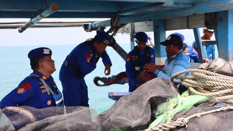title Patroli, Satpolairud Polres Pemalang Imbau Nelayan Waspada Cuaca Tak Menentu Patroli, Satpolairud Polres Pemalang Imbau Nelayan Waspada Cuaca Tak Menentu