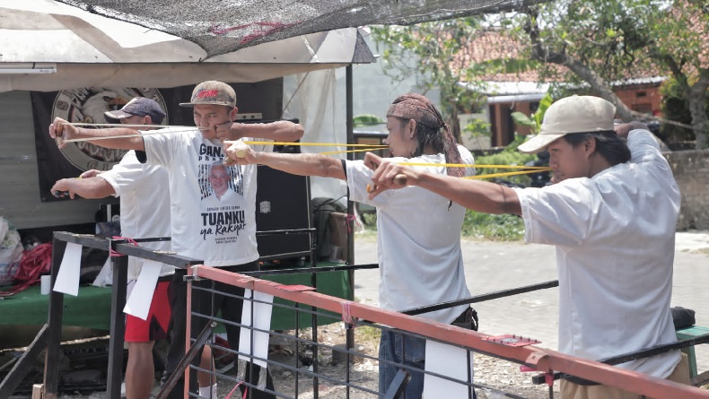 Pandawa Sosialisasikan Ganjar-Mahfud ke Komunitas Permainan Tradisional Ketapel di Bandung