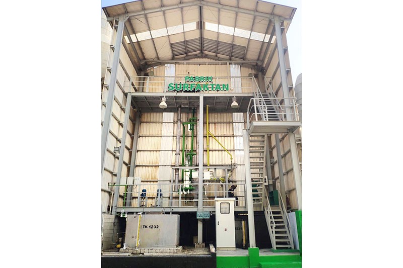 Optimalisasi Produksi Minyak Bumi di Papua Barat, Petrokimia Gresik Suplai 36.000 Liter Green Surfactant - Bagian 3