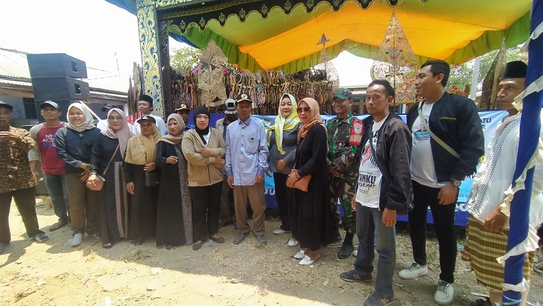 Nelayan Pesisir Meriahkan Ruat Laut di Subang Sambil Sosialisasikan Ganjar-Mahfud