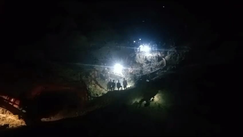 title Kecelakaan Tambang di Bangka Tengah, 1 Tewas 2 Luka Kecelakaan Tambang di Bangka Tengah, 1 Tewas 2 Luka