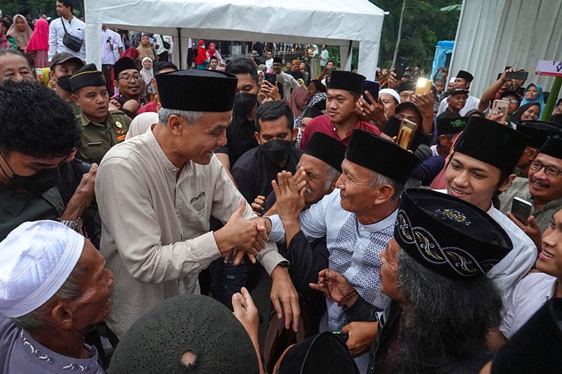 Ganjar bersama Ribuan Santri Hadiri Haul KH Muhammad Hisyam Abdul Karim - Bagian 1